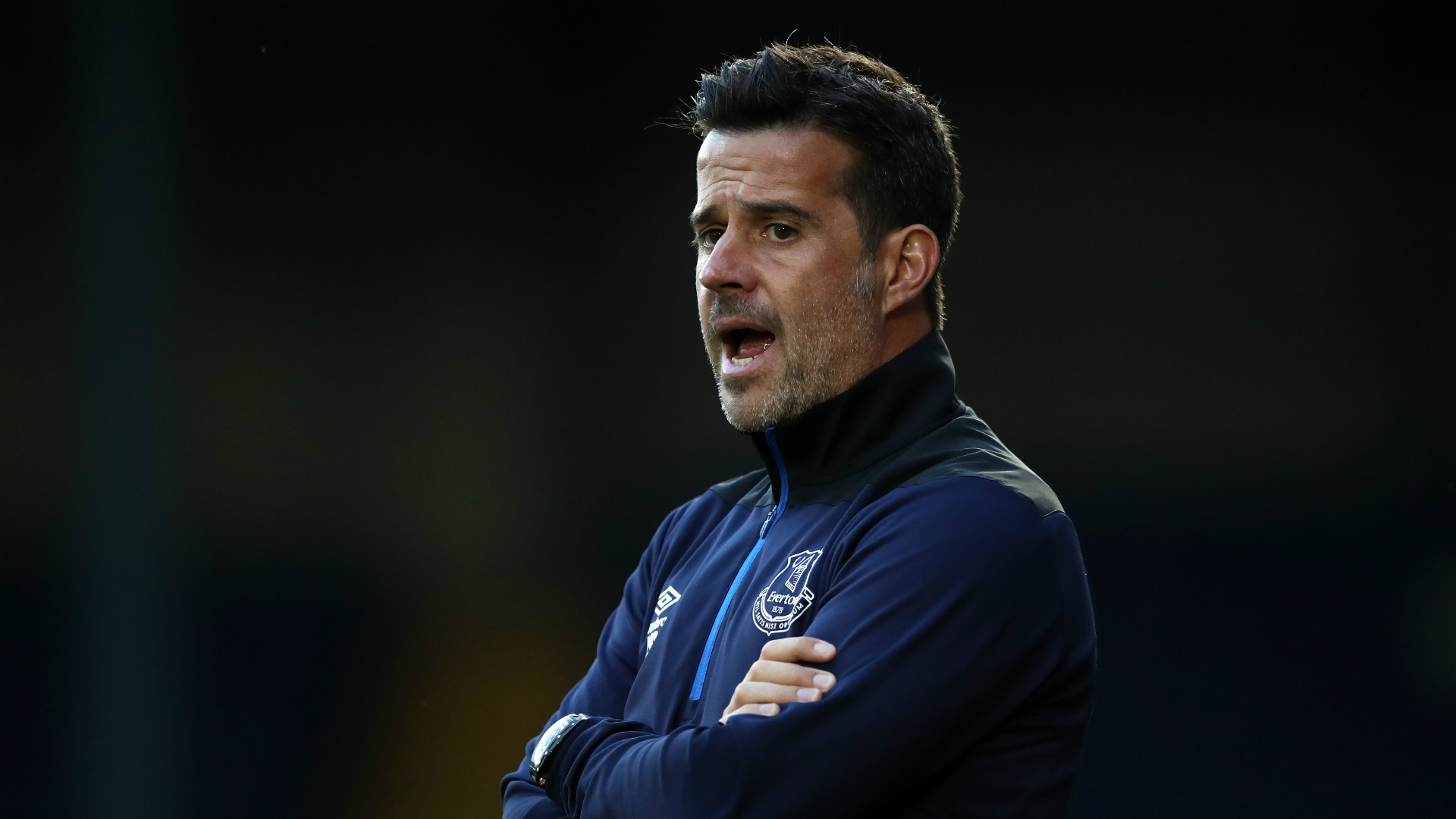 防线上的坚 防线上的坚